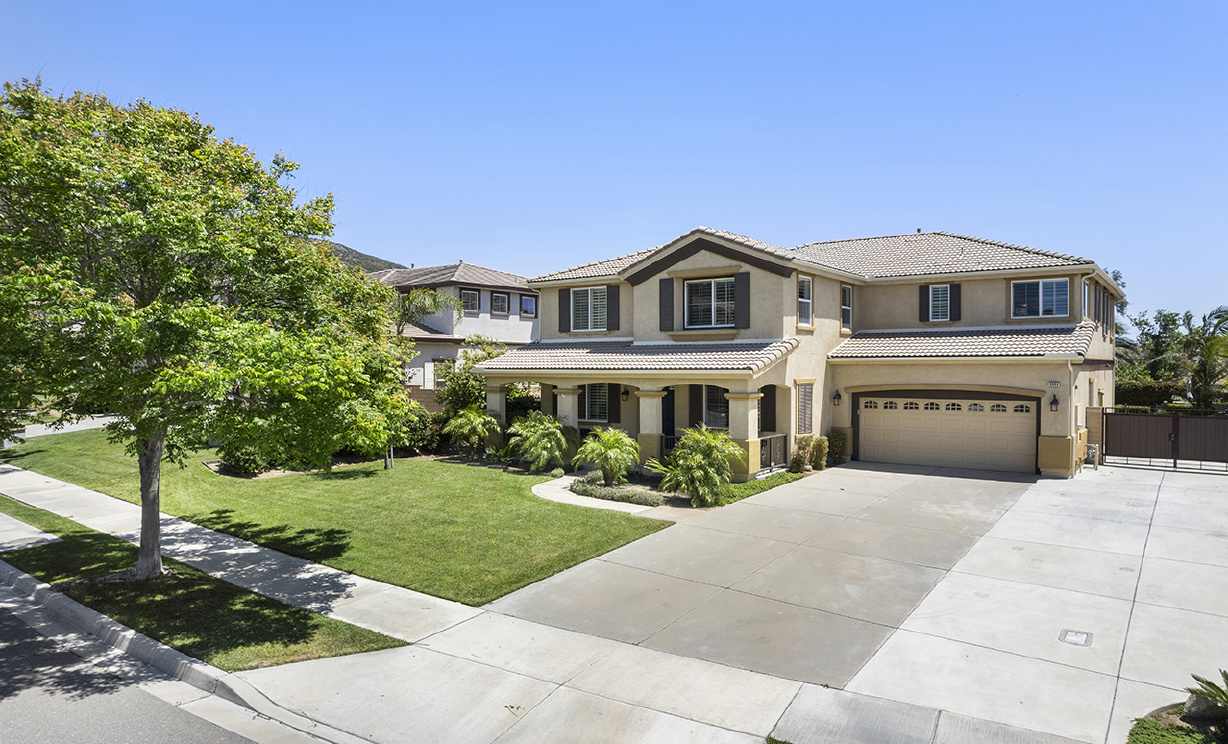 4853 Ravenwood Court, Fontana CA: 