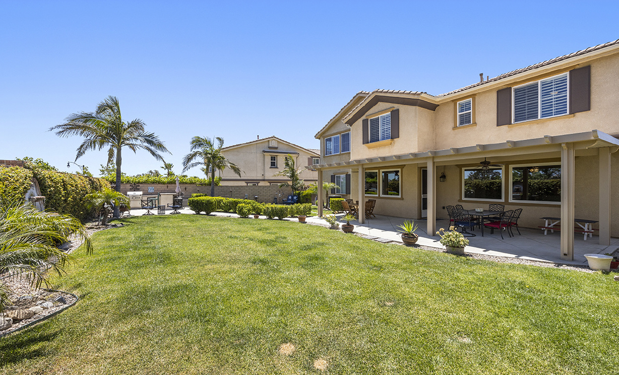 4853 Ravenwood Court, Fontana CA: 