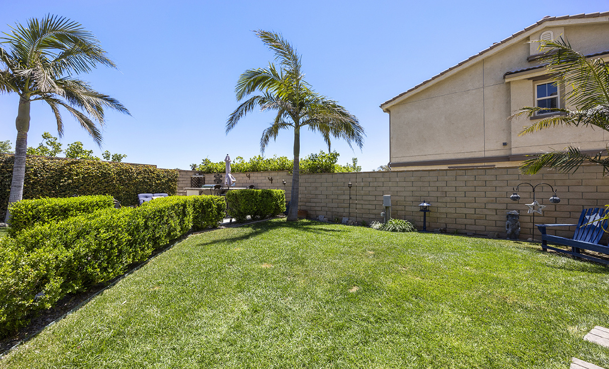 4853 Ravenwood Court, Fontana CA: 