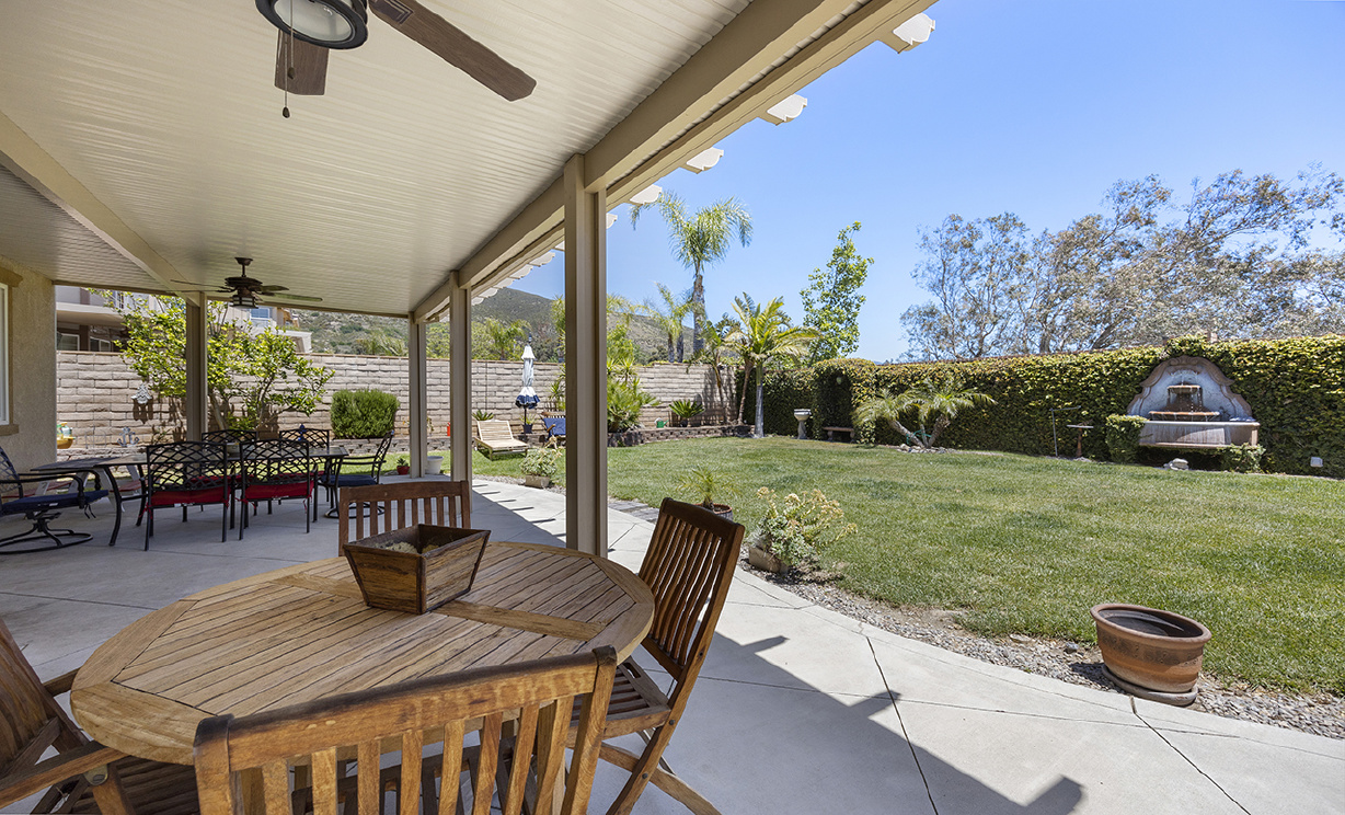 4853 Ravenwood Court, Fontana CA: 