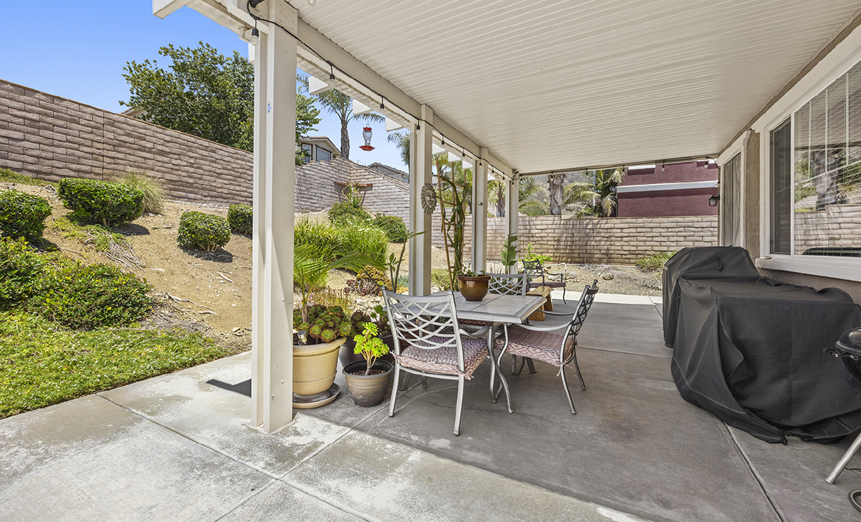 4804 Ravenwood Court, Fontana CA: 