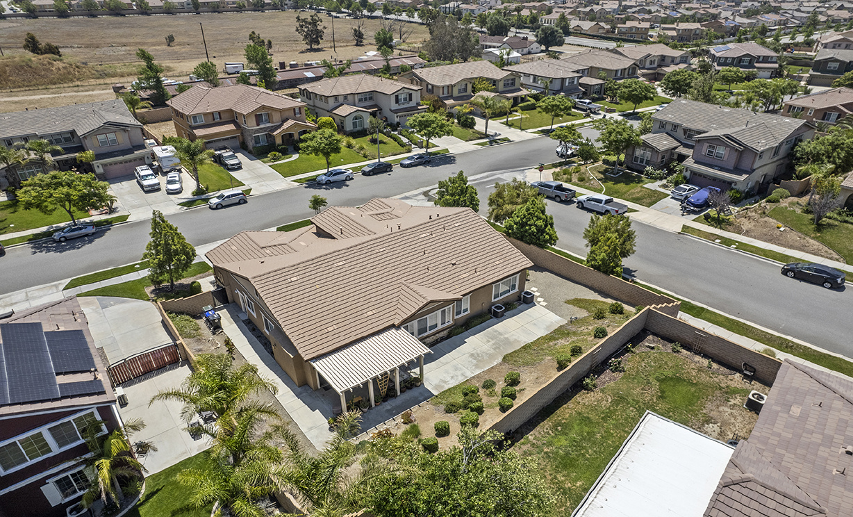 4804 Ravenwood Court, Fontana CA: 