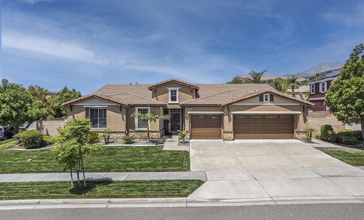 4804 Ravenwood Court, Fontana CA: 