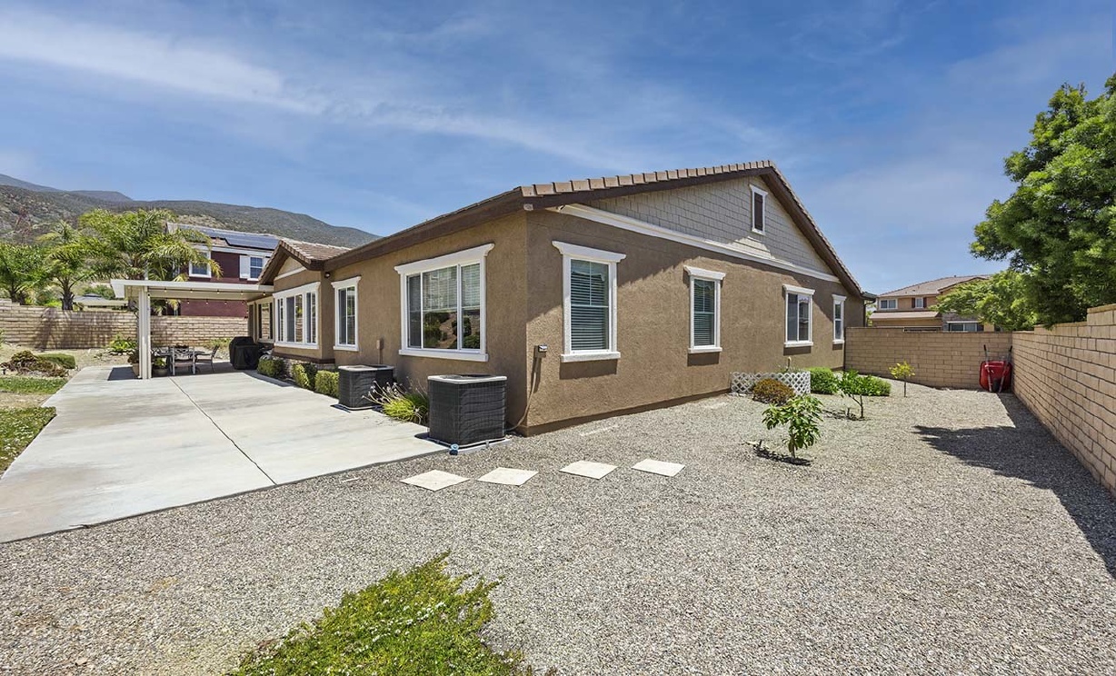 4804 Ravenwood Court, Fontana CA: 