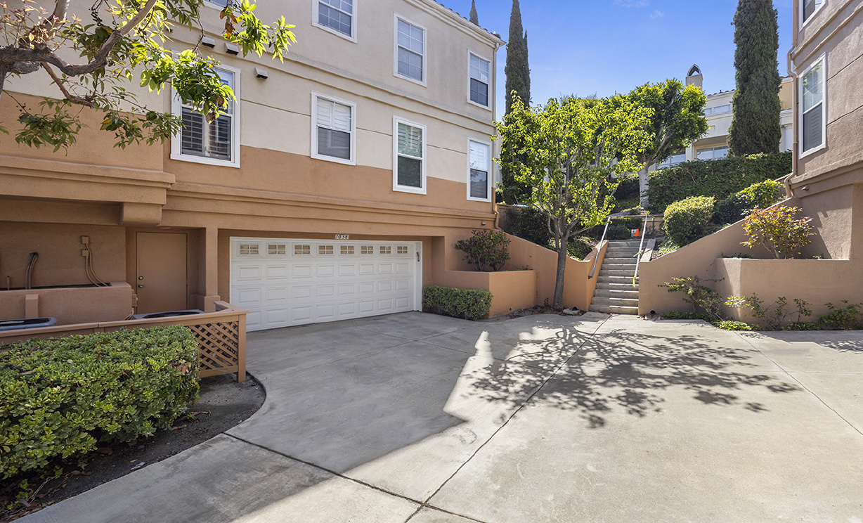 1038 S Rossano Way, Anaheim Hills CA: 