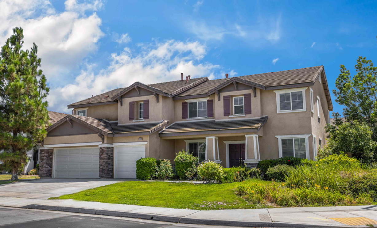 12911 Castle Road, Eastvale CA: 