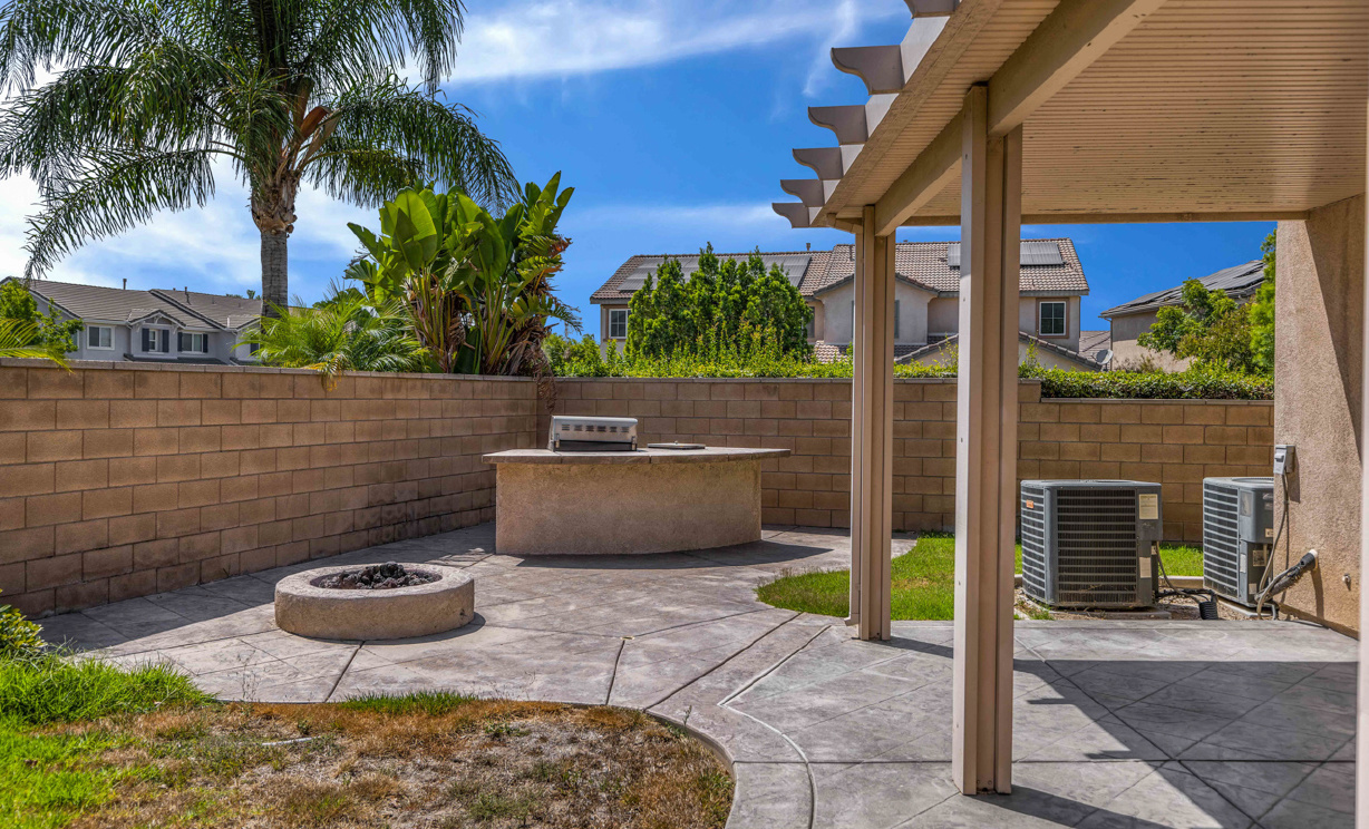 12911 Castle Road, Eastvale CA: 