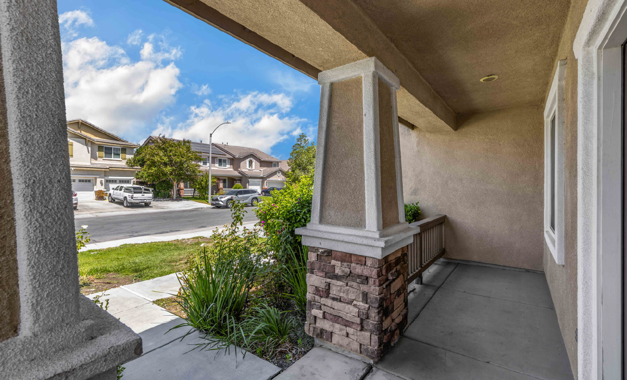 12911 Castle Road, Eastvale CA: 