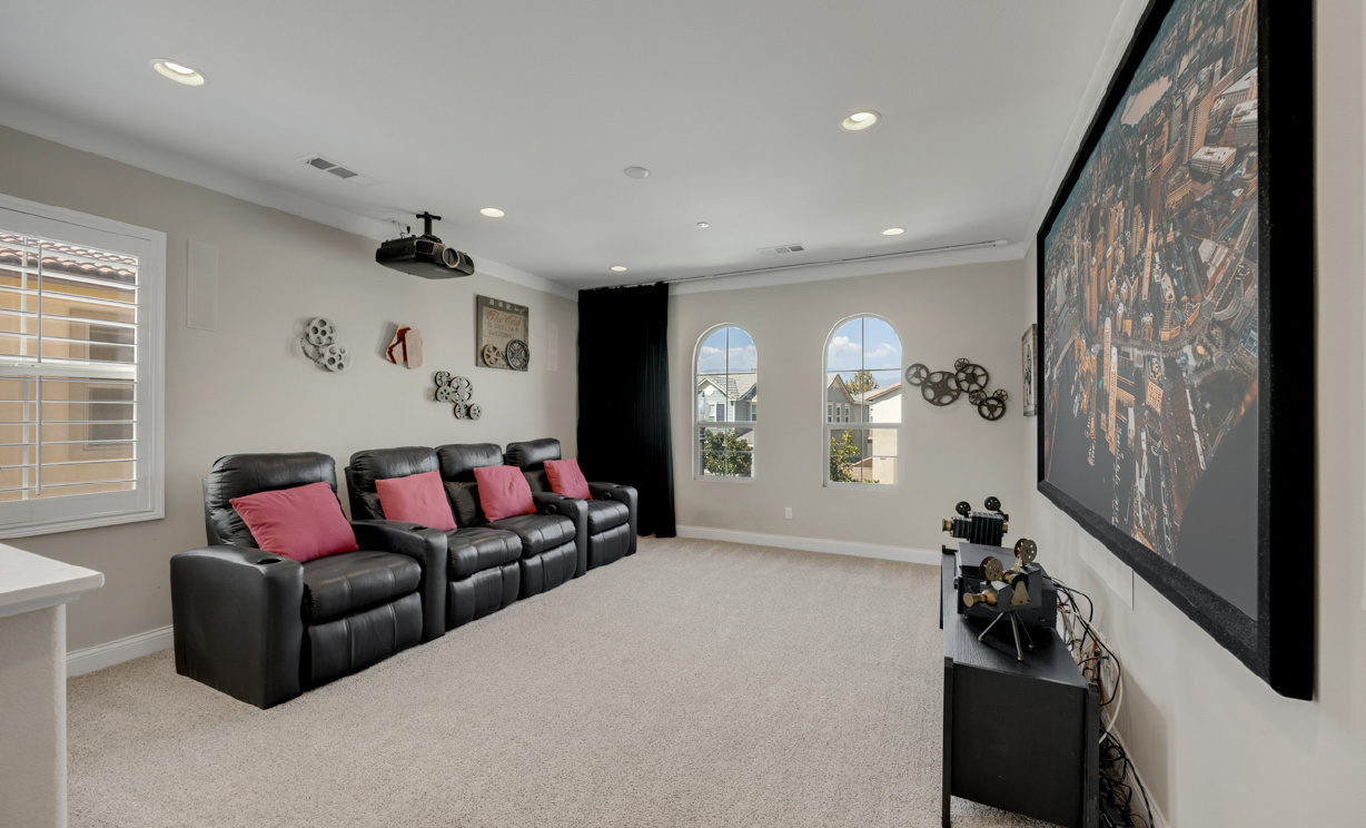 5072 S Centennial Circle, Ontario CA: 