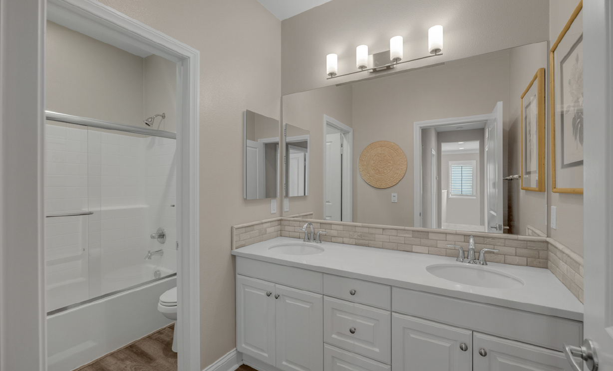 5072 S Centennial Circle, Ontario CA: 