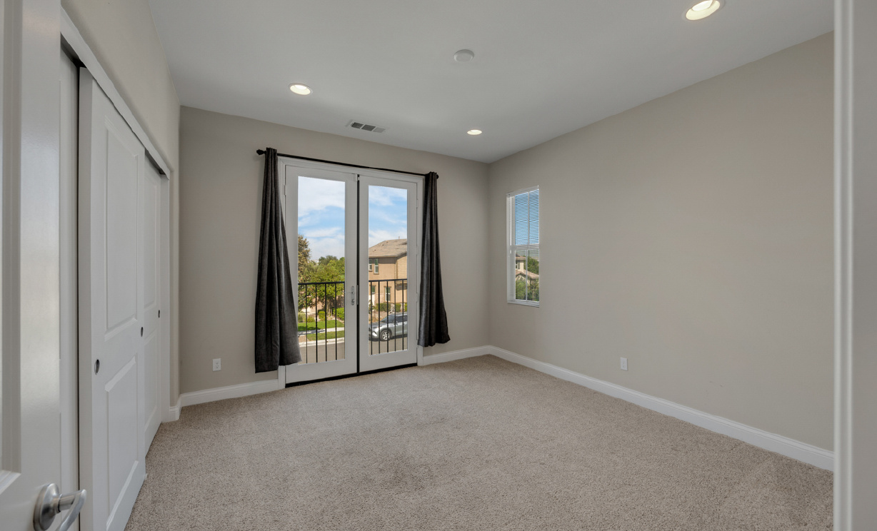 5072 S Centennial Circle, Ontario CA: 