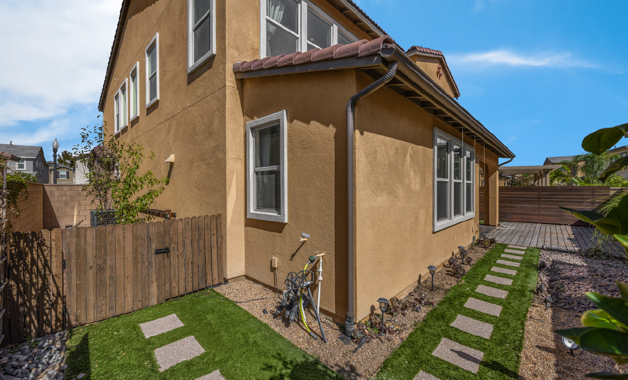 5072 S Centennial Circle, Ontario CA: 
