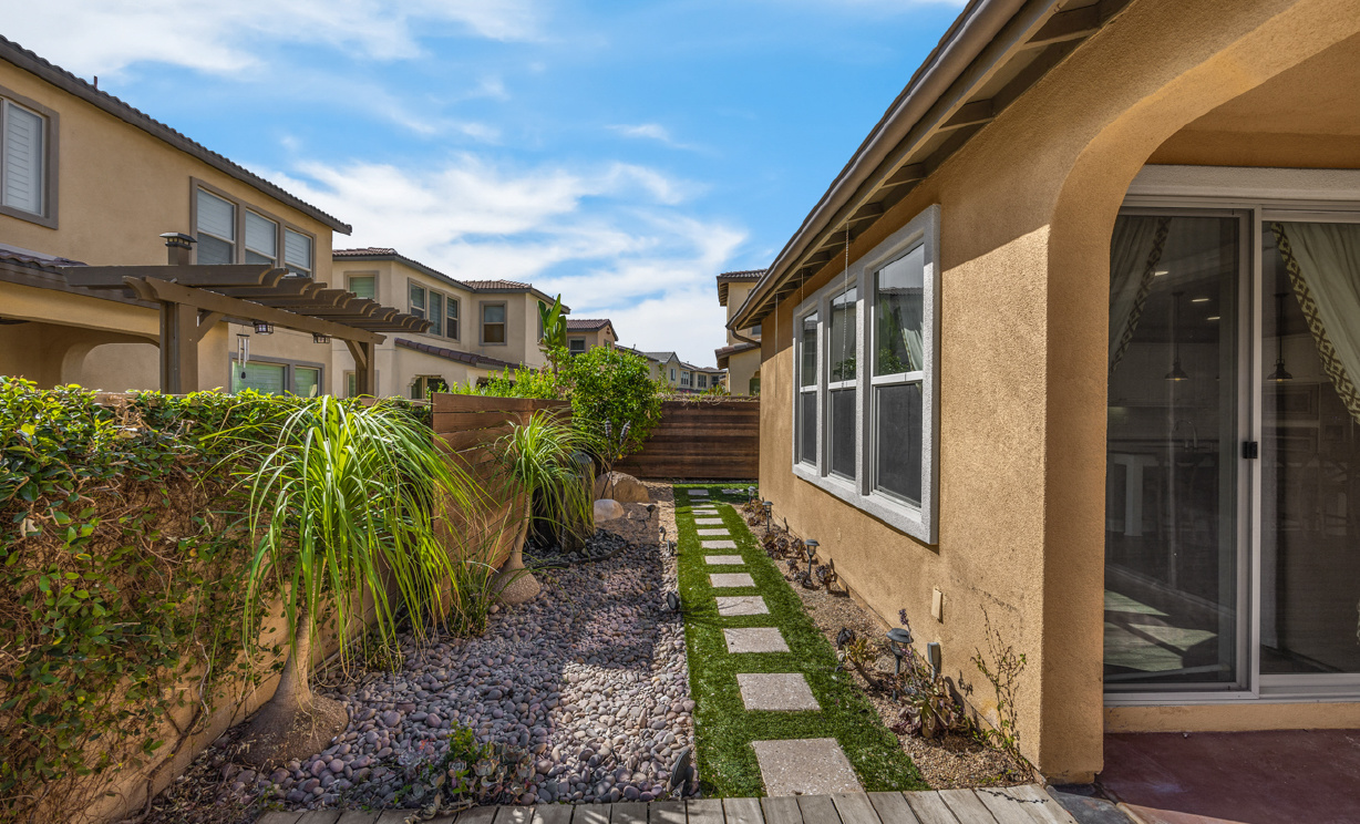 5072 S Centennial Circle, Ontario CA: 
