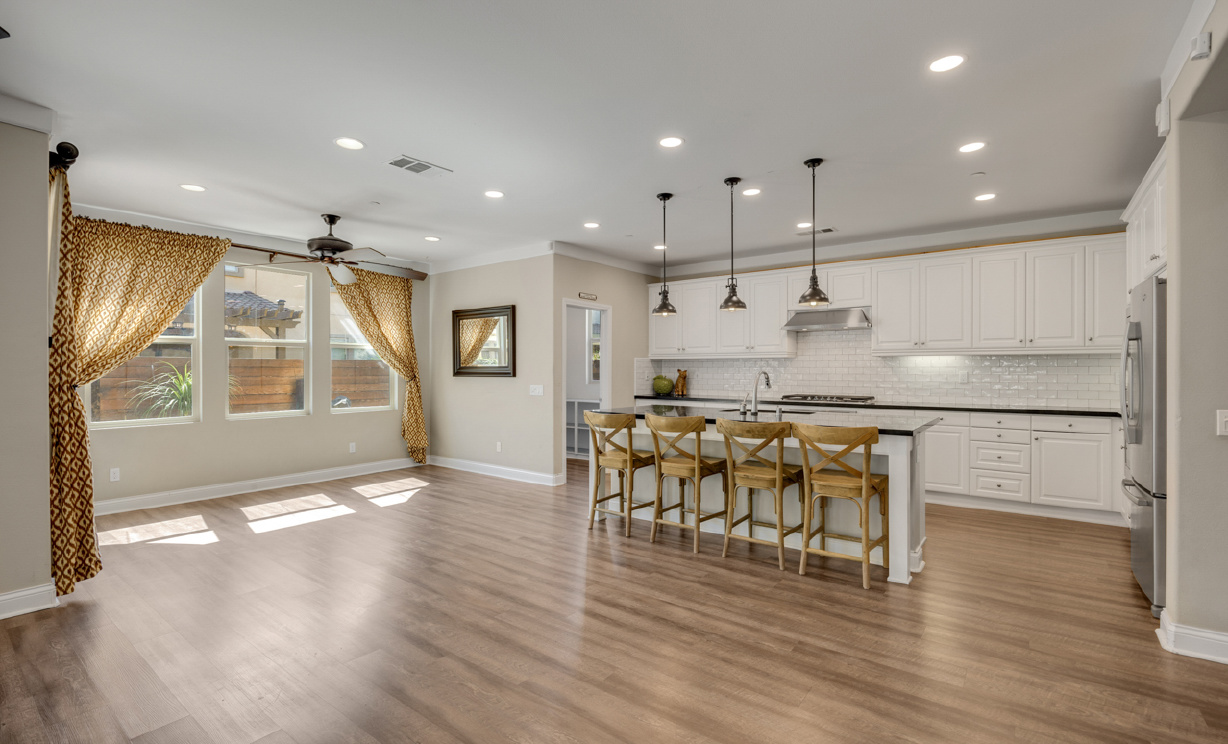 5072 S Centennial Circle, Ontario CA: 