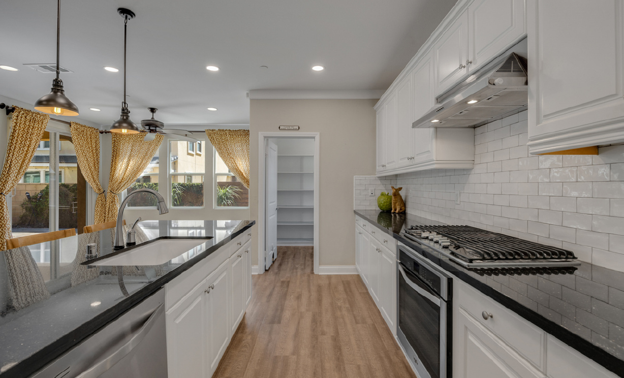 5072 S Centennial Circle, Ontario CA: 