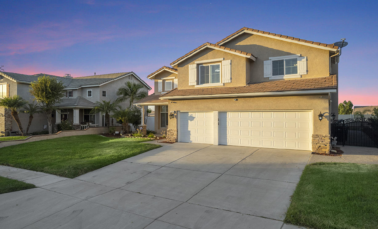 1065 Nighthawk Circle, Corona CA: 
