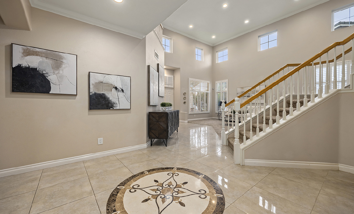 1065 Nighthawk Circle, Corona CA: 