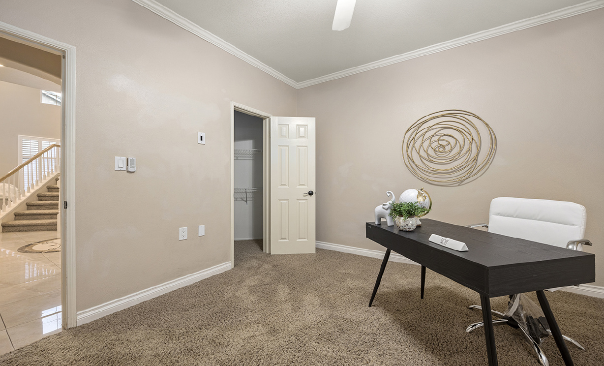 1065 Nighthawk Circle, Corona CA: 