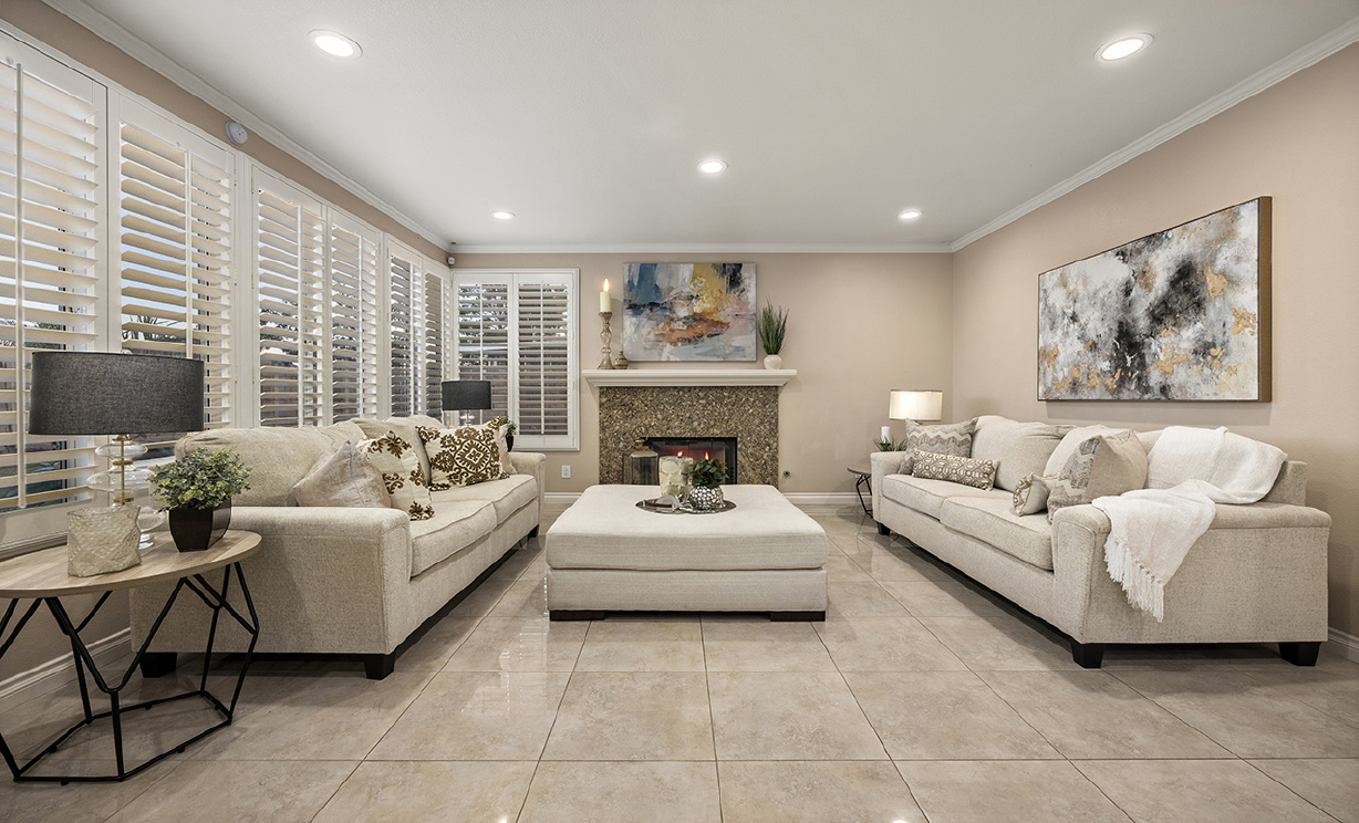 1065 Nighthawk Circle, Corona CA: 