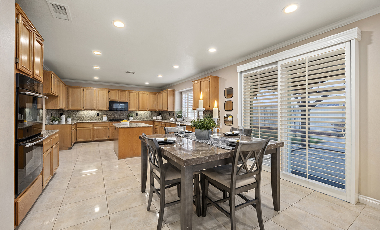 1065 Nighthawk Circle, Corona CA: 