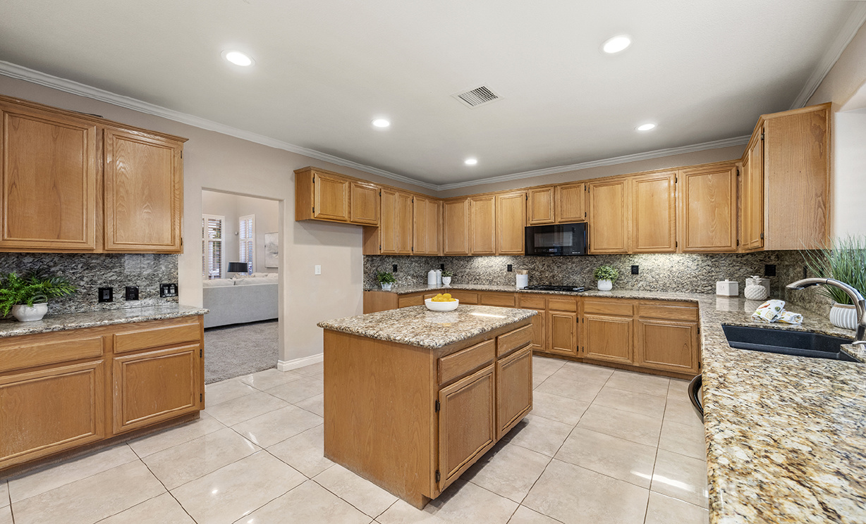 1065 Nighthawk Circle, Corona CA: 