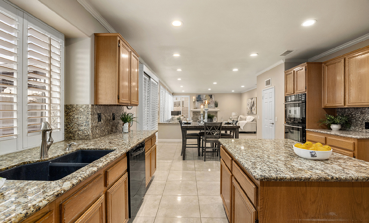 1065 Nighthawk Circle, Corona CA: 