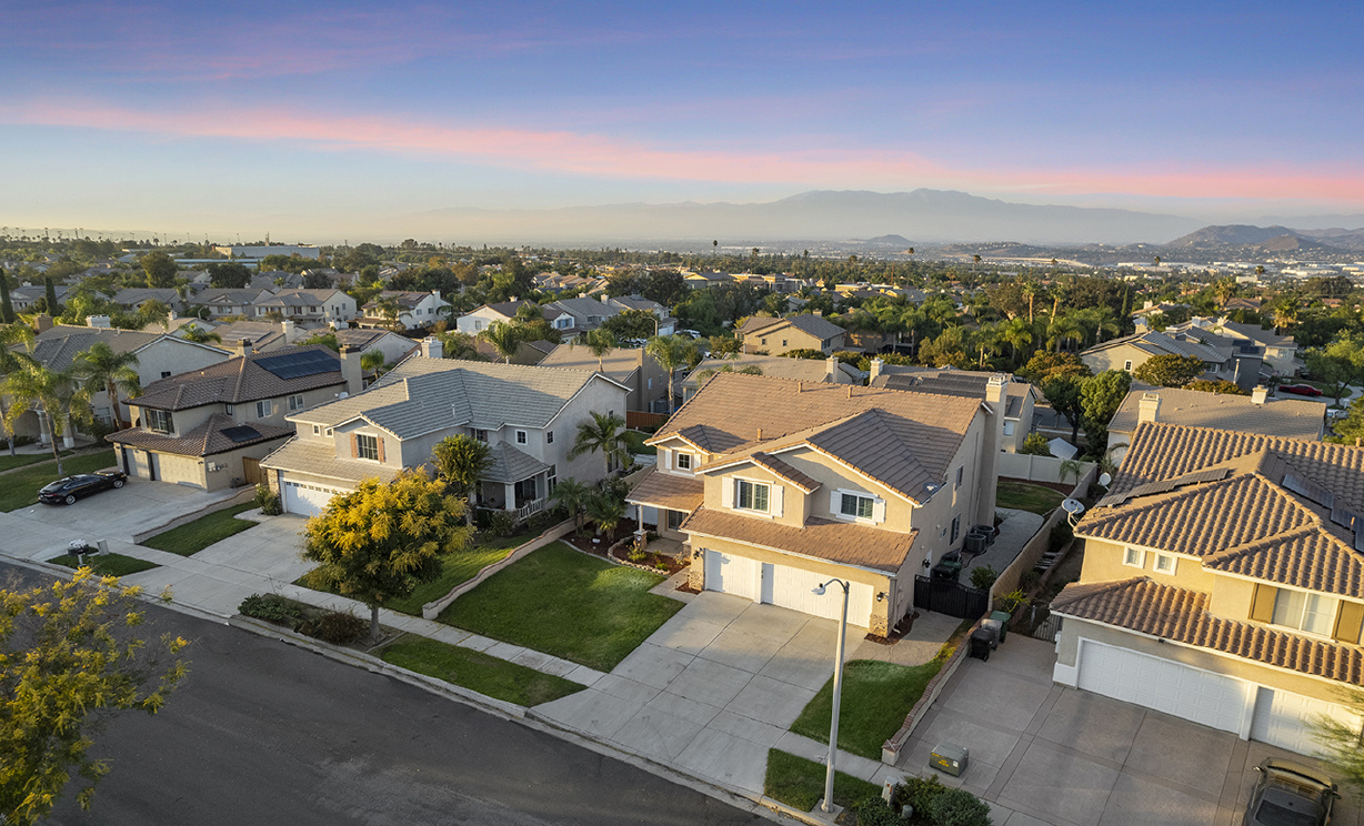 1065 Nighthawk Circle, Corona CA: 