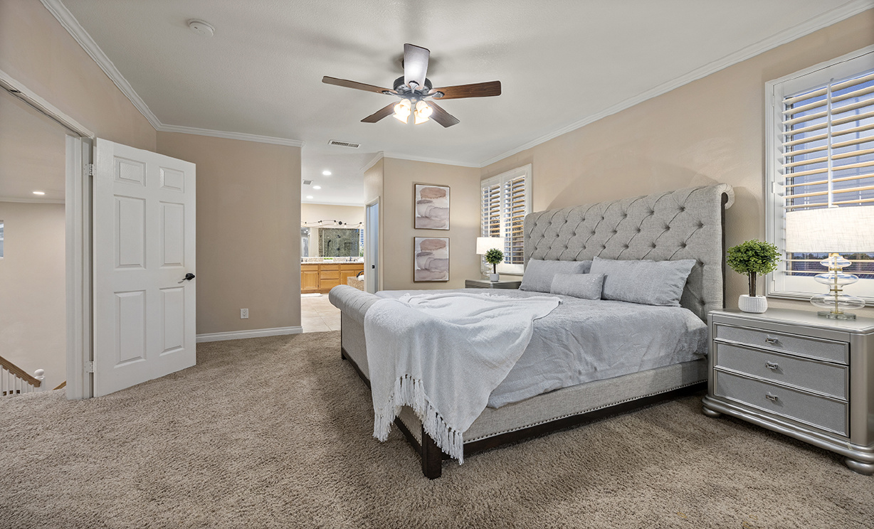 1065 Nighthawk Circle, Corona CA: 