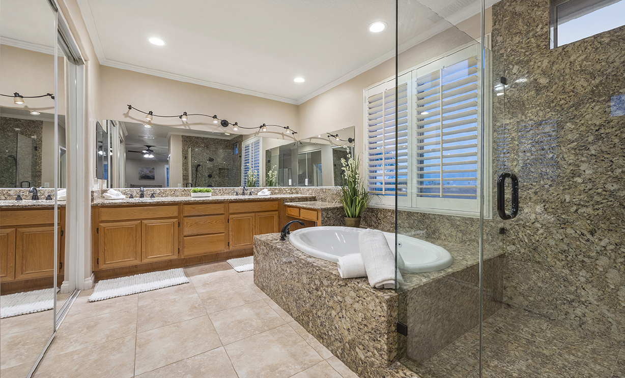 1065 Nighthawk Circle, Corona CA: 