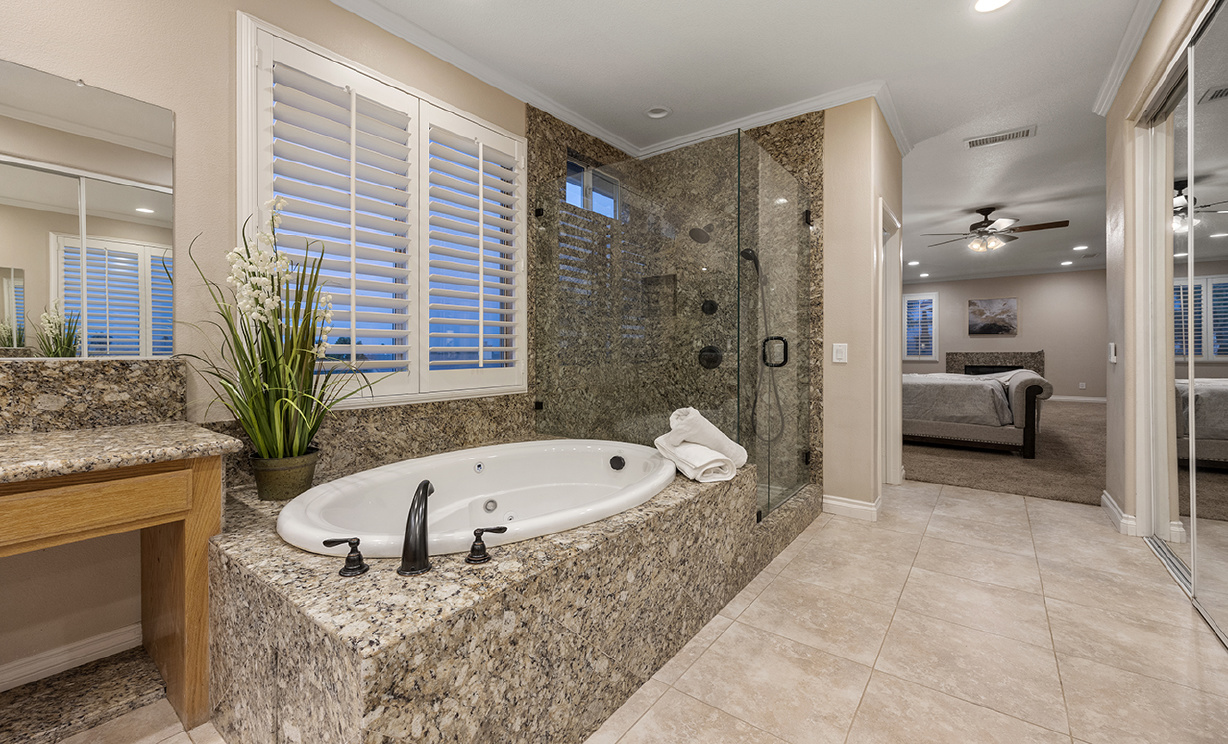 1065 Nighthawk Circle, Corona CA: 
