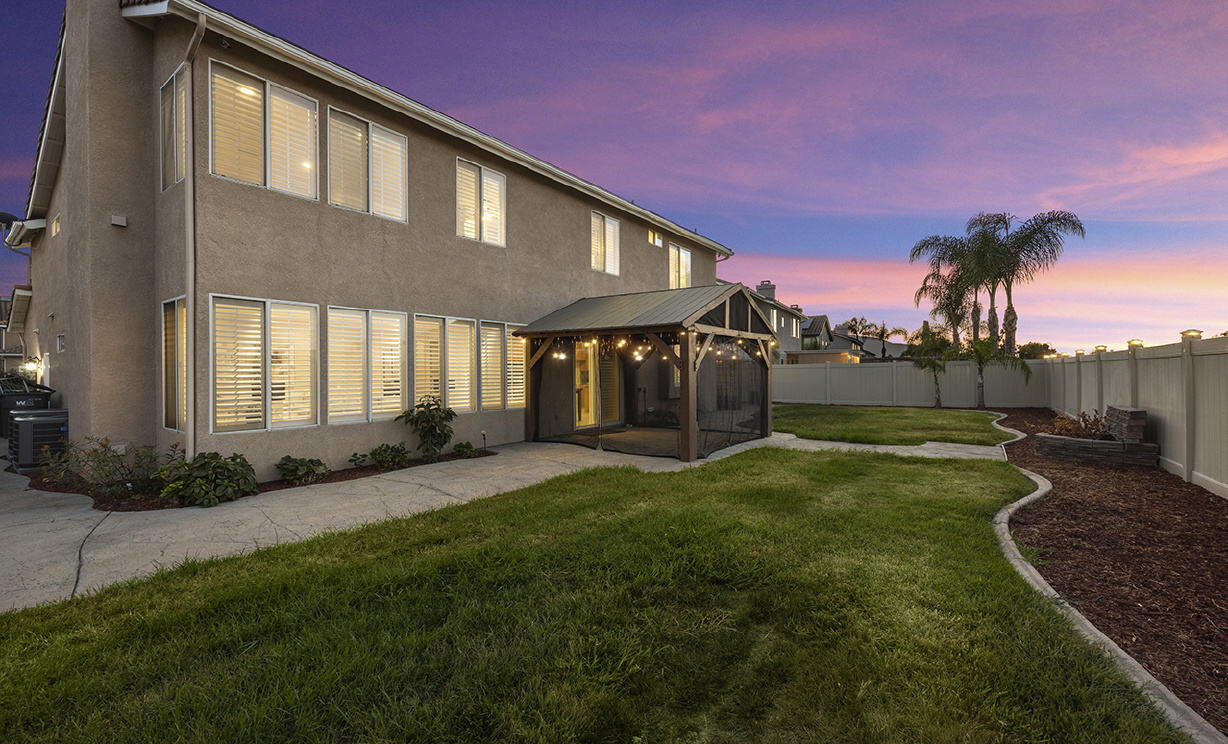 1065 Nighthawk Circle, Corona CA: 