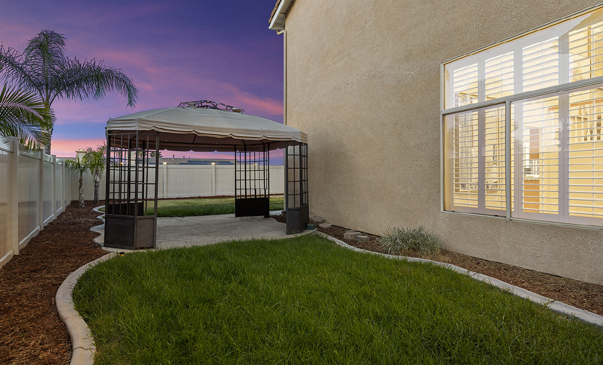 1065 Nighthawk Circle, Corona CA: 