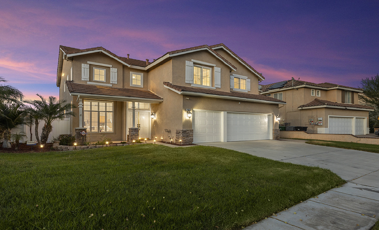 1065 Nighthawk Circle, Corona CA: 