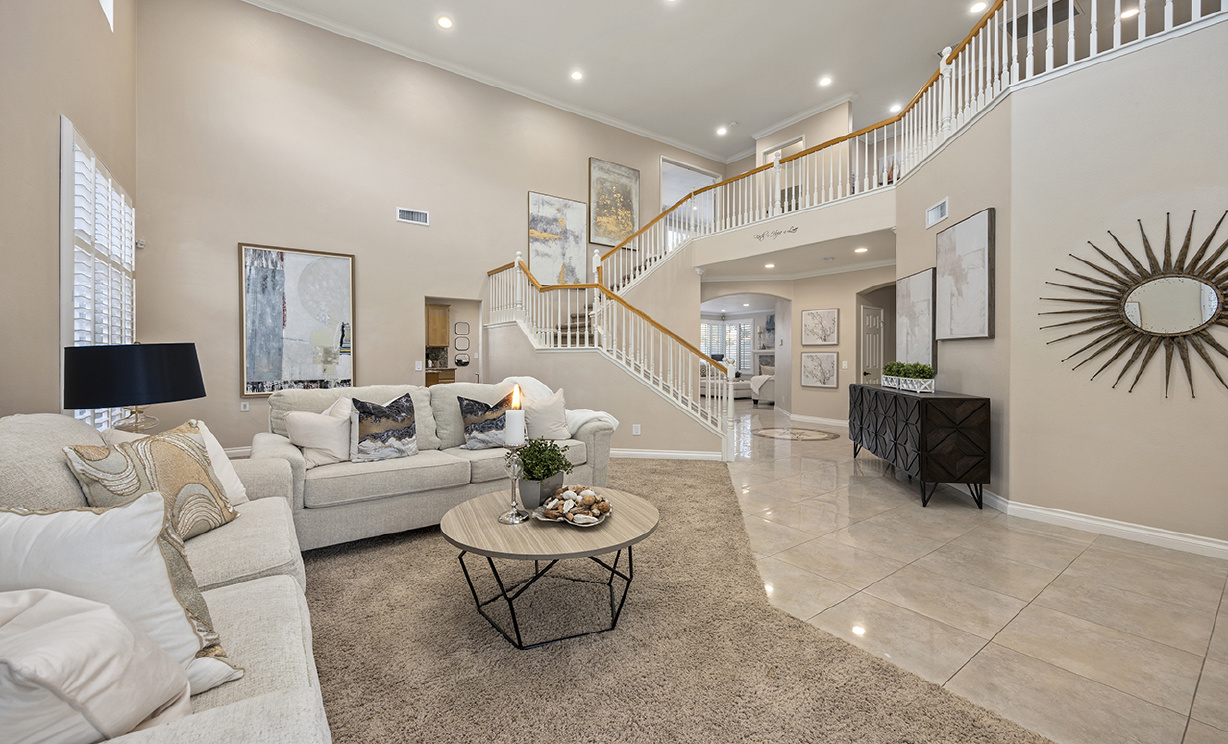 1065 Nighthawk Circle, Corona CA: 