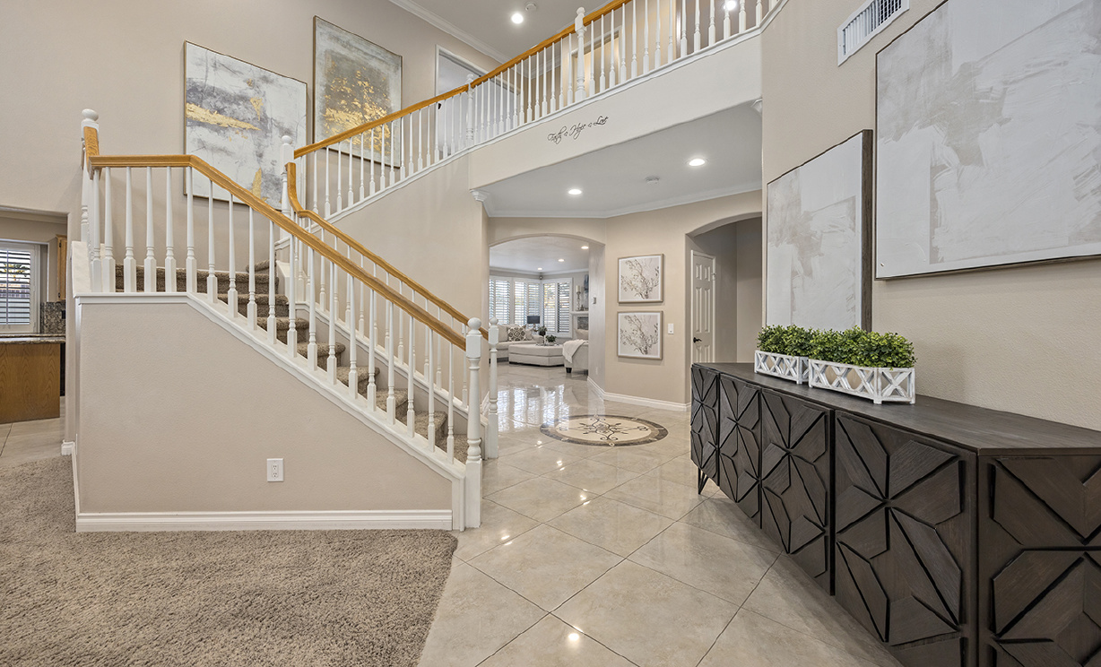 1065 Nighthawk Circle, Corona CA: 