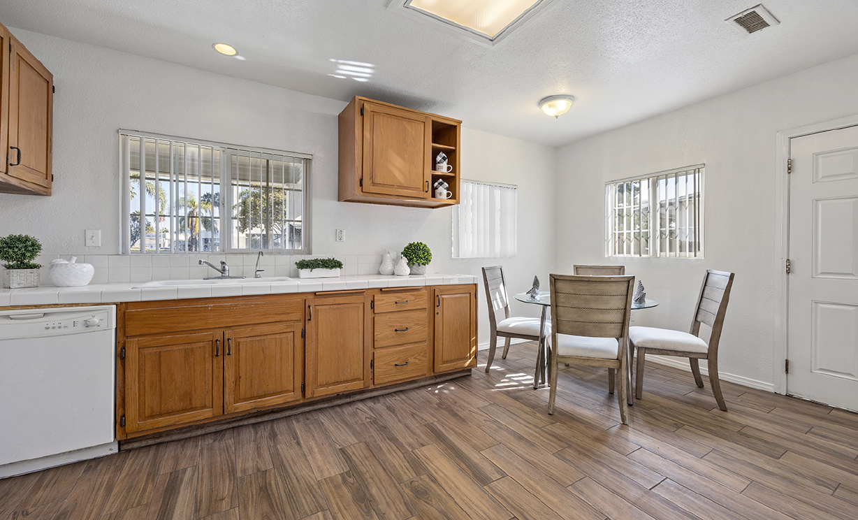 1232 W La Palma Avenue, Anaheim CA: 