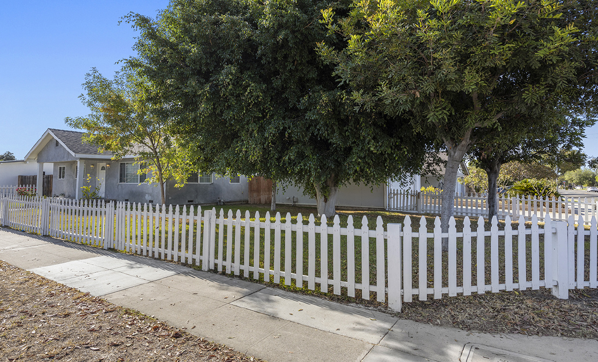 1232 W La Palma Avenue, Anaheim CA: 