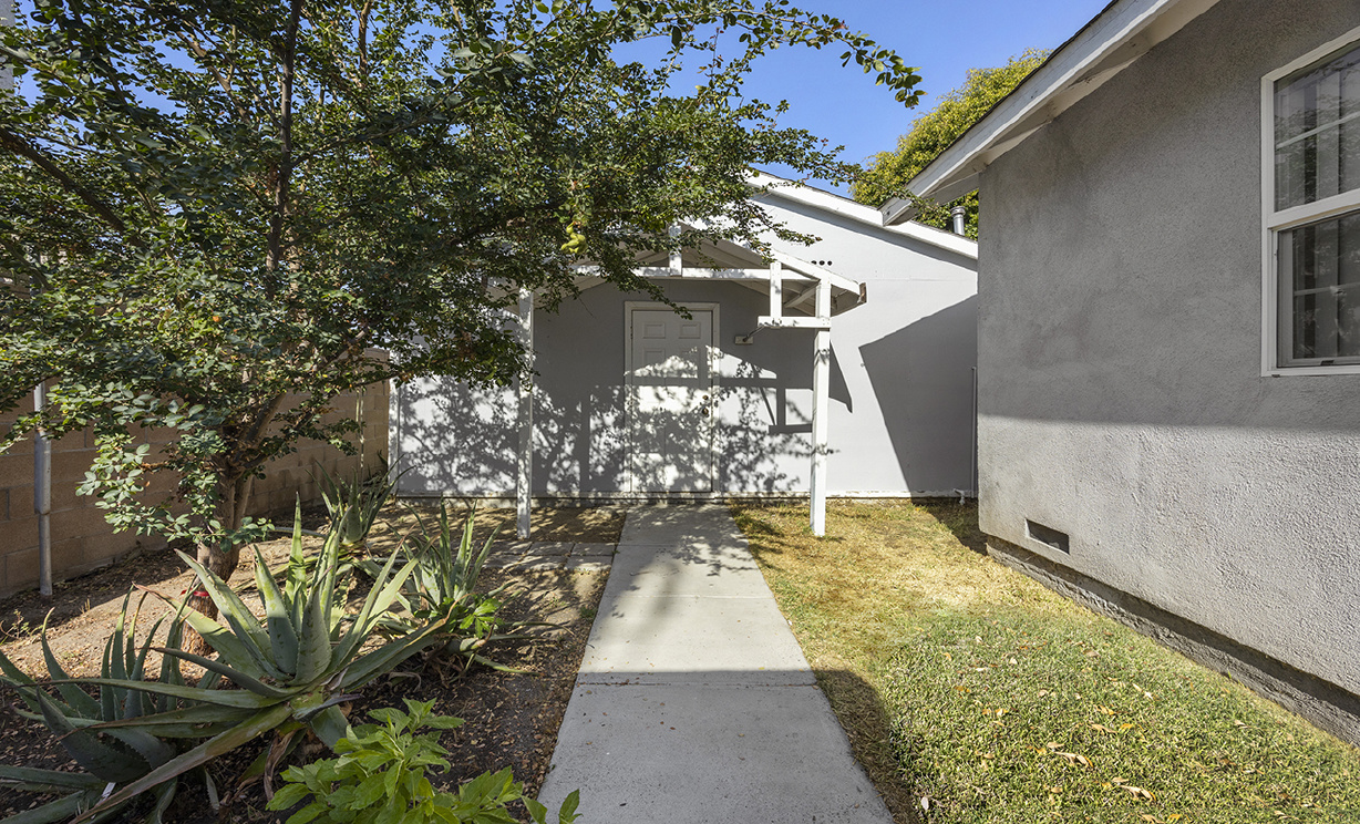 1232 W La Palma Avenue, Anaheim CA: 