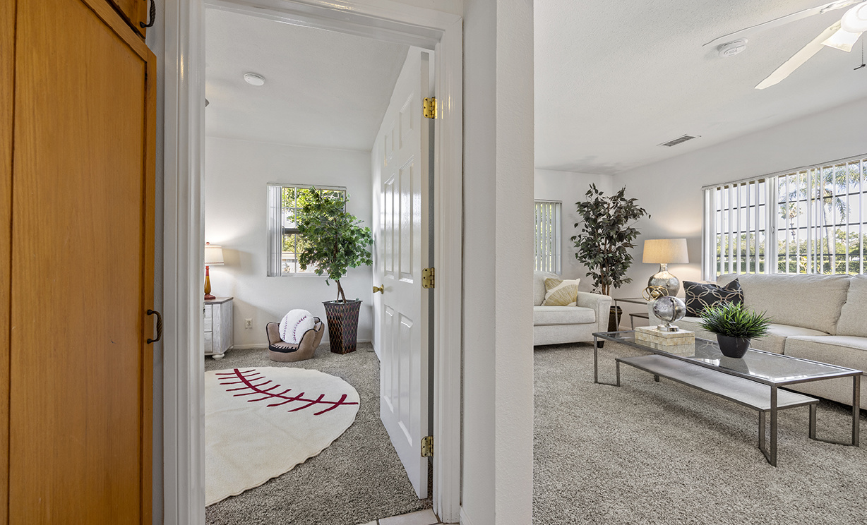 1232 W La Palma Avenue, Anaheim CA: 