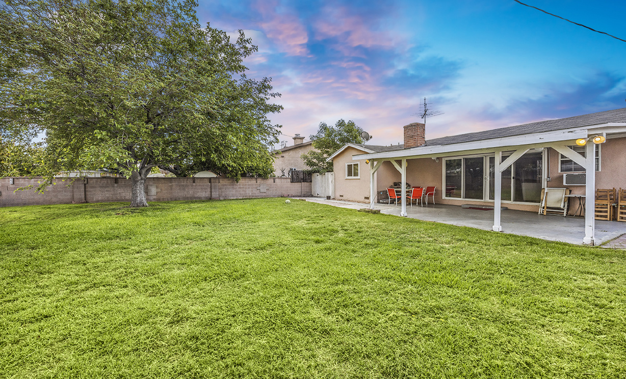 1459 E Blossom Lane, Anaheim CA: 