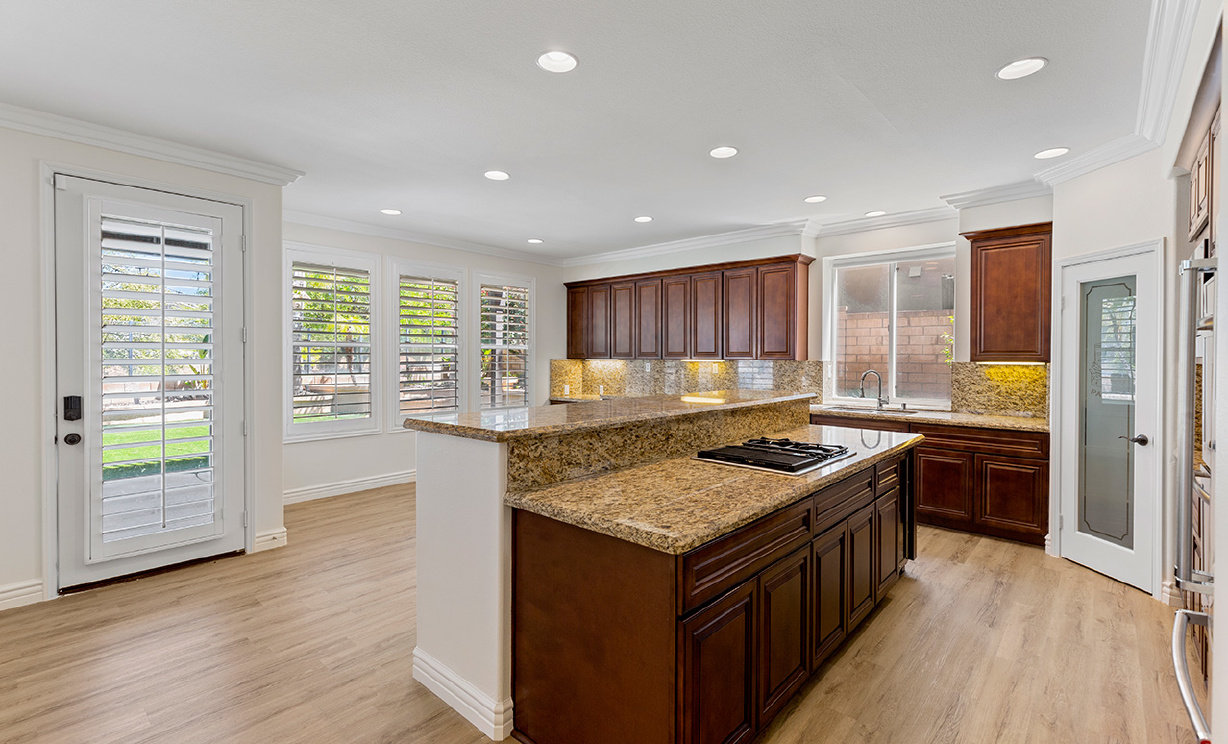 4453 Signature Dr, Corona CA: 