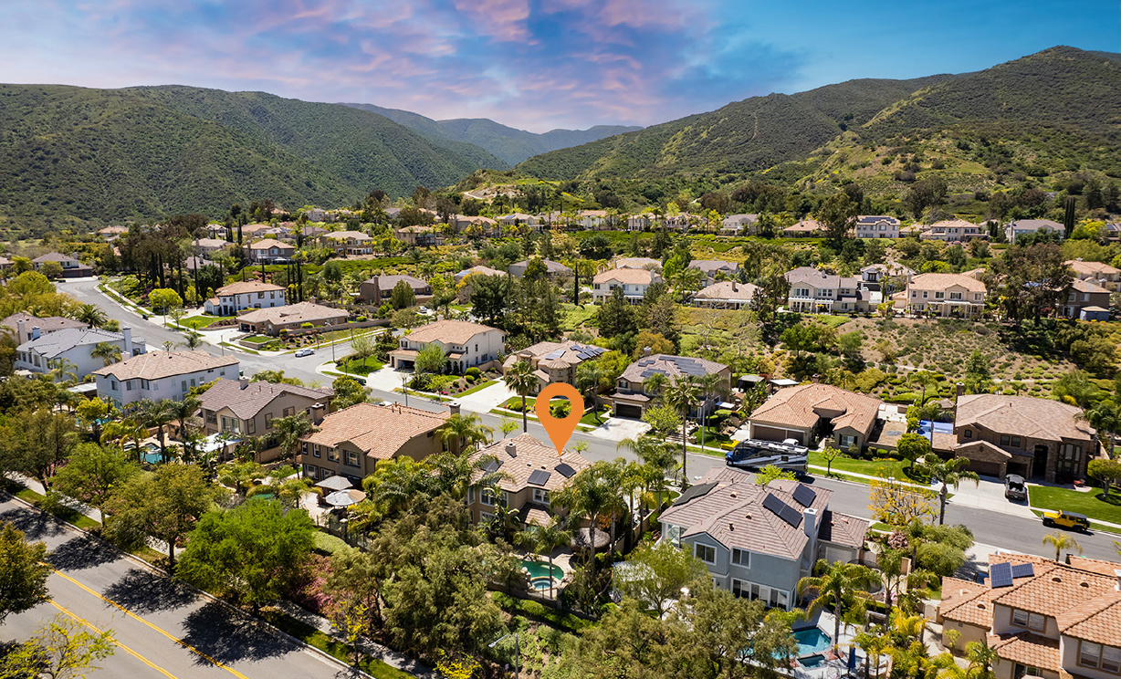 4453 Signature Dr, Corona CA: 