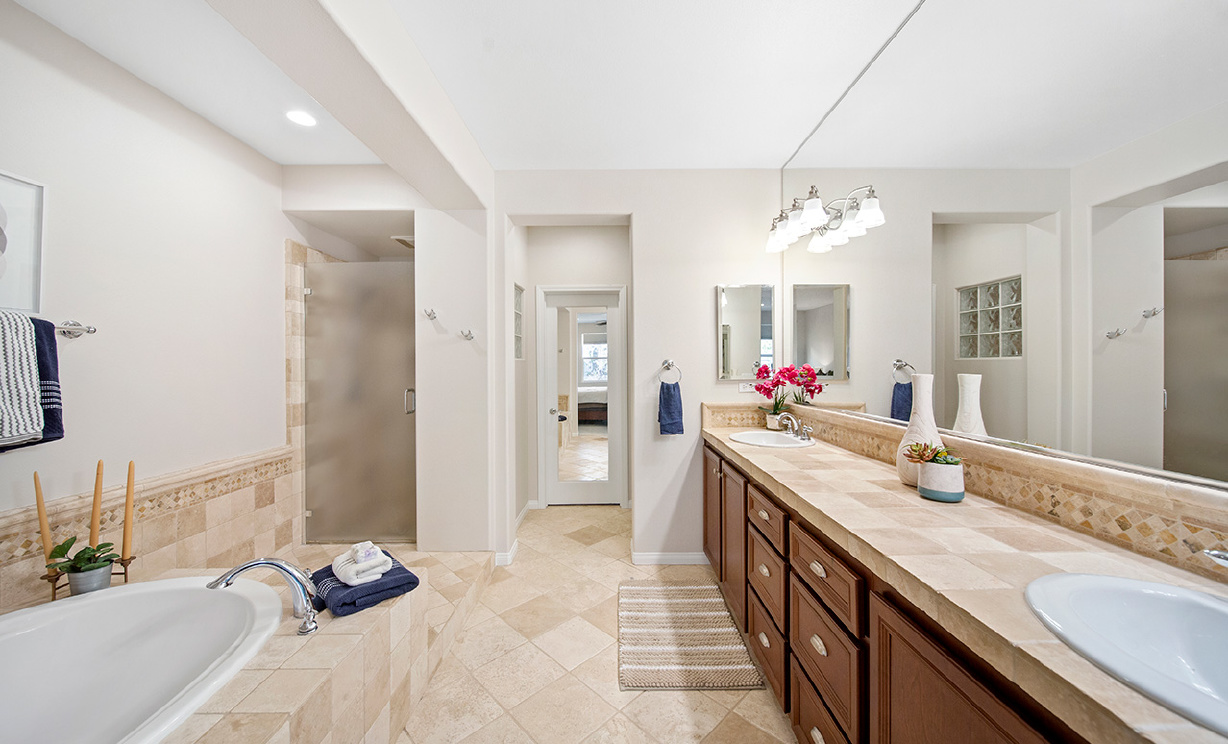 18933 Kentucky Downs Ln, Yorba Lida CA: 