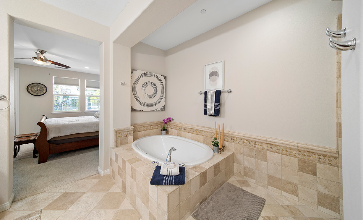 18933 Kentucky Downs Ln, Yorba Lida CA: 
