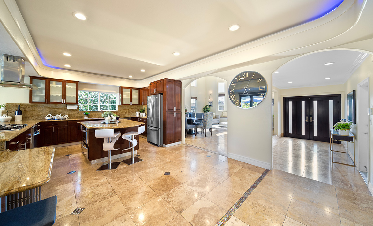 12102 Reagan St, Los Alamitos  CA: 