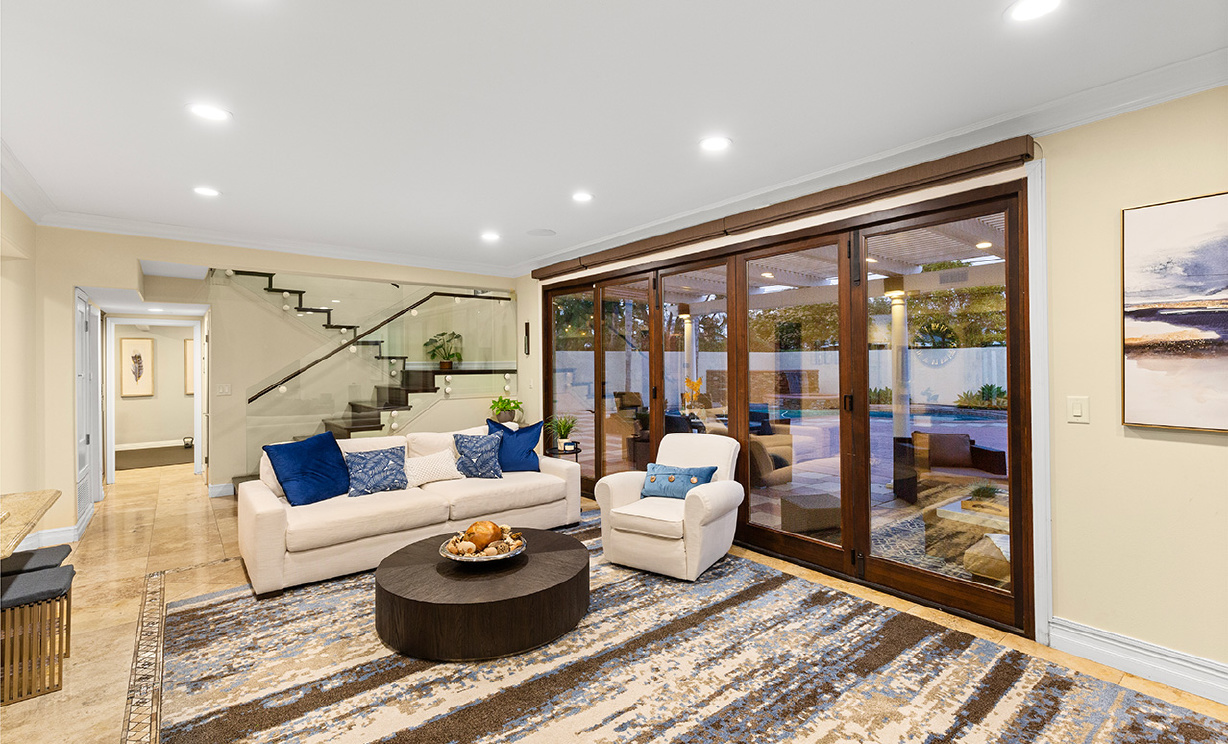 12102 Reagan St, Los Alamitos  CA: 