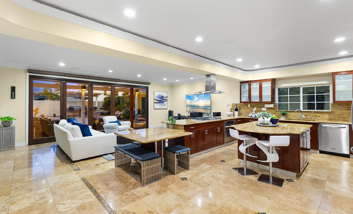 12102 Reagan St, Los Alamitos  CA: 