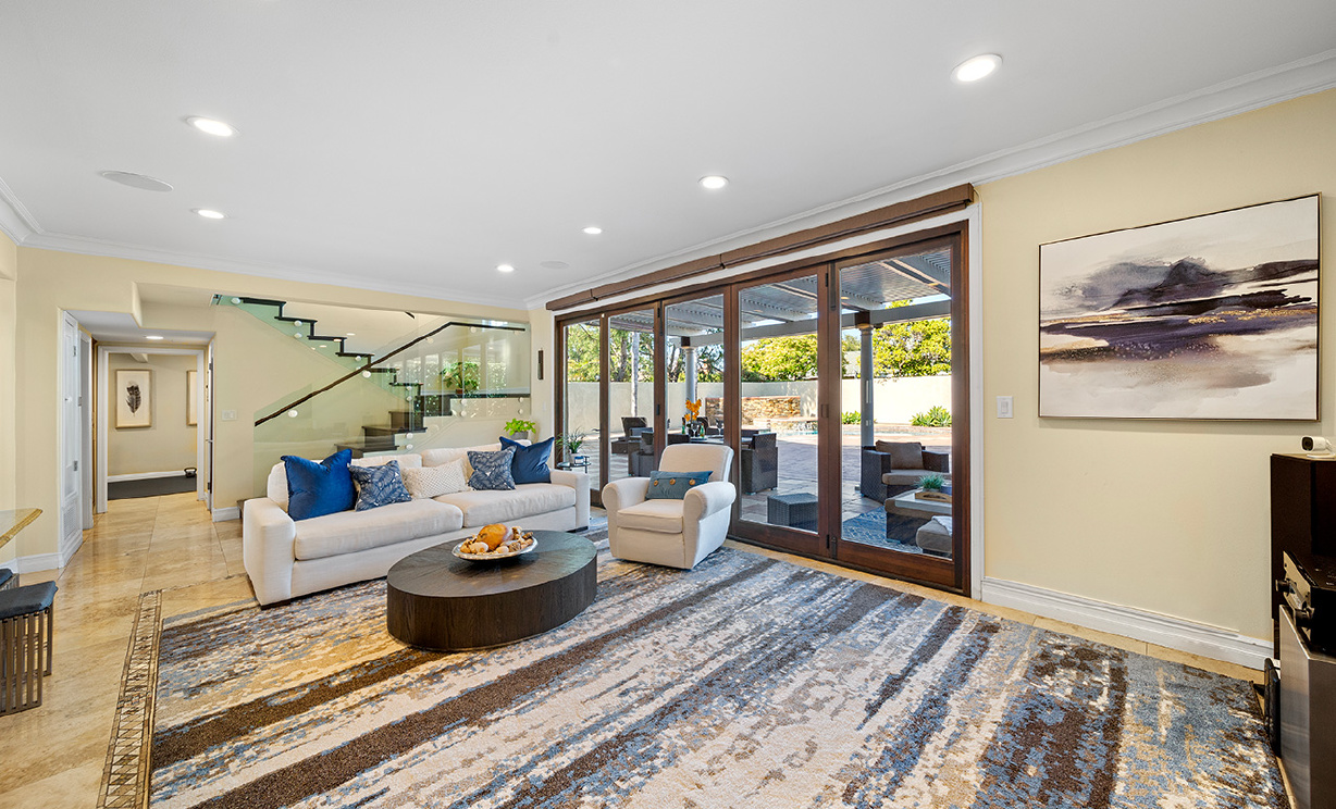 12102 Reagan St, Los Alamitos  CA: 