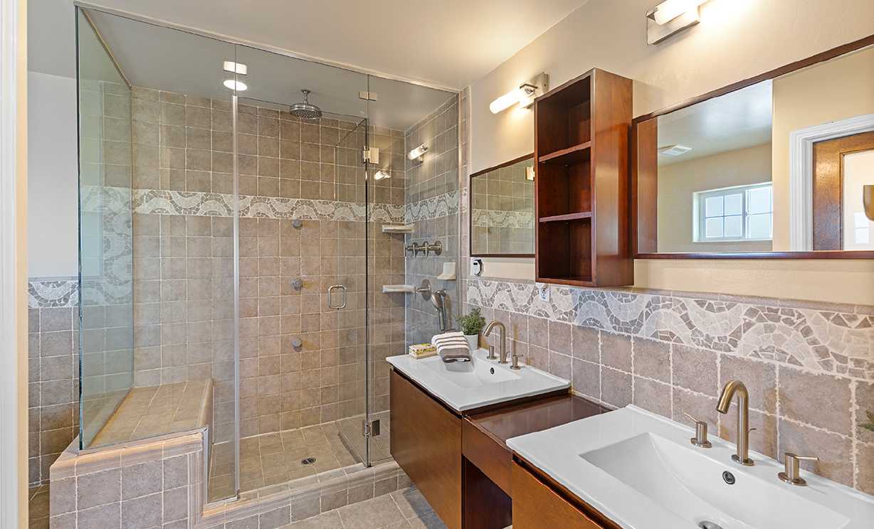 12102 Reagan St, Los Alamitos  CA: 