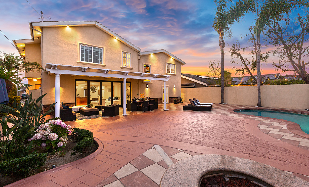 12102 Reagan St, Los Alamitos  CA: 